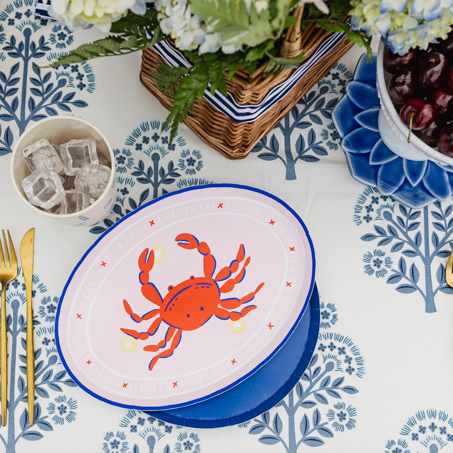 LE DINNER CRAB PLATTER CHARGER PLATES