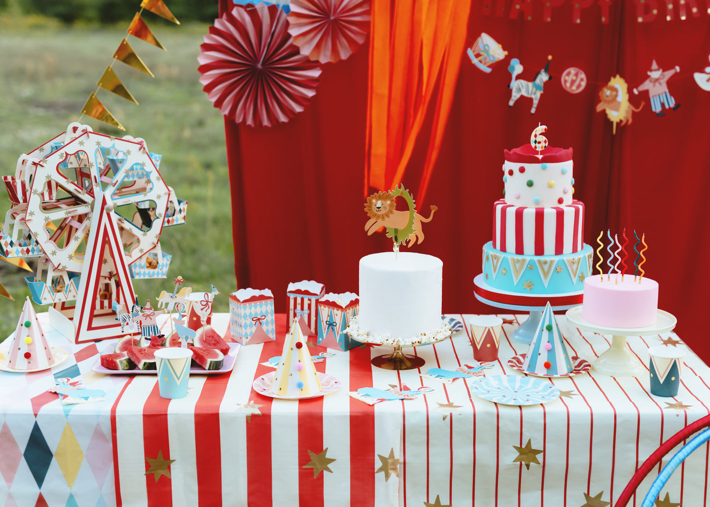 COLOURFUL CIRCUS STRIPE PLATES
