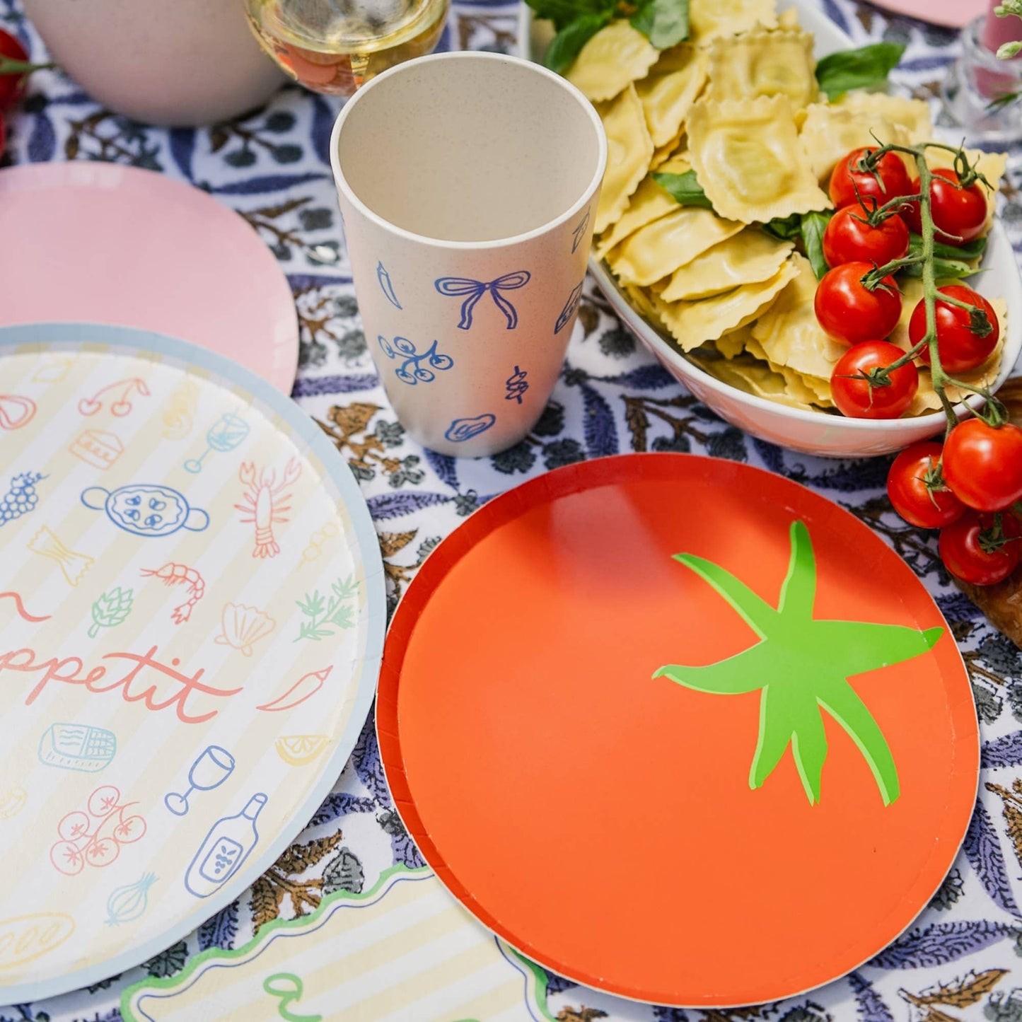 LE DINNER TOMATO DESSERT PLATES