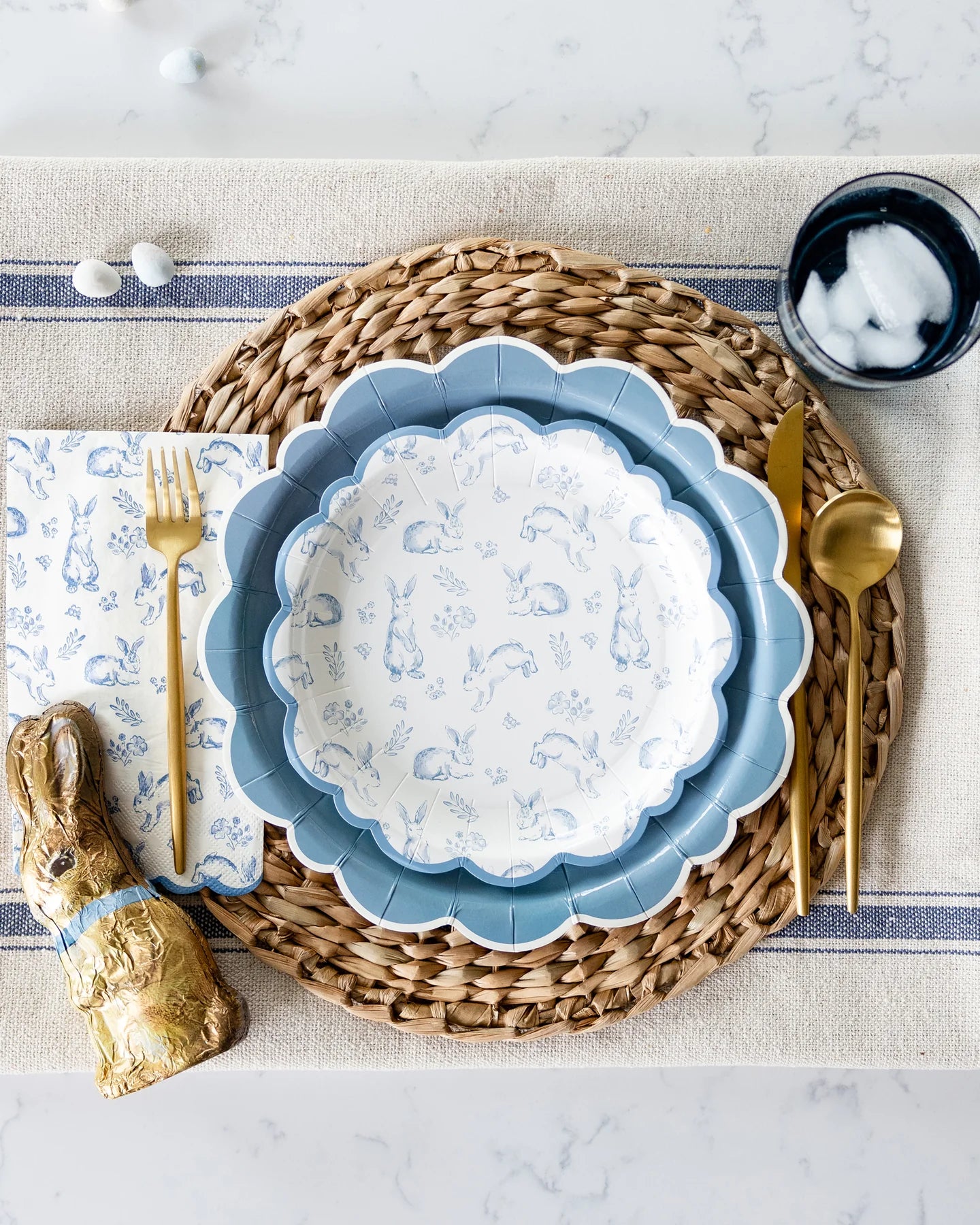 BUNNY TOILE PLATES