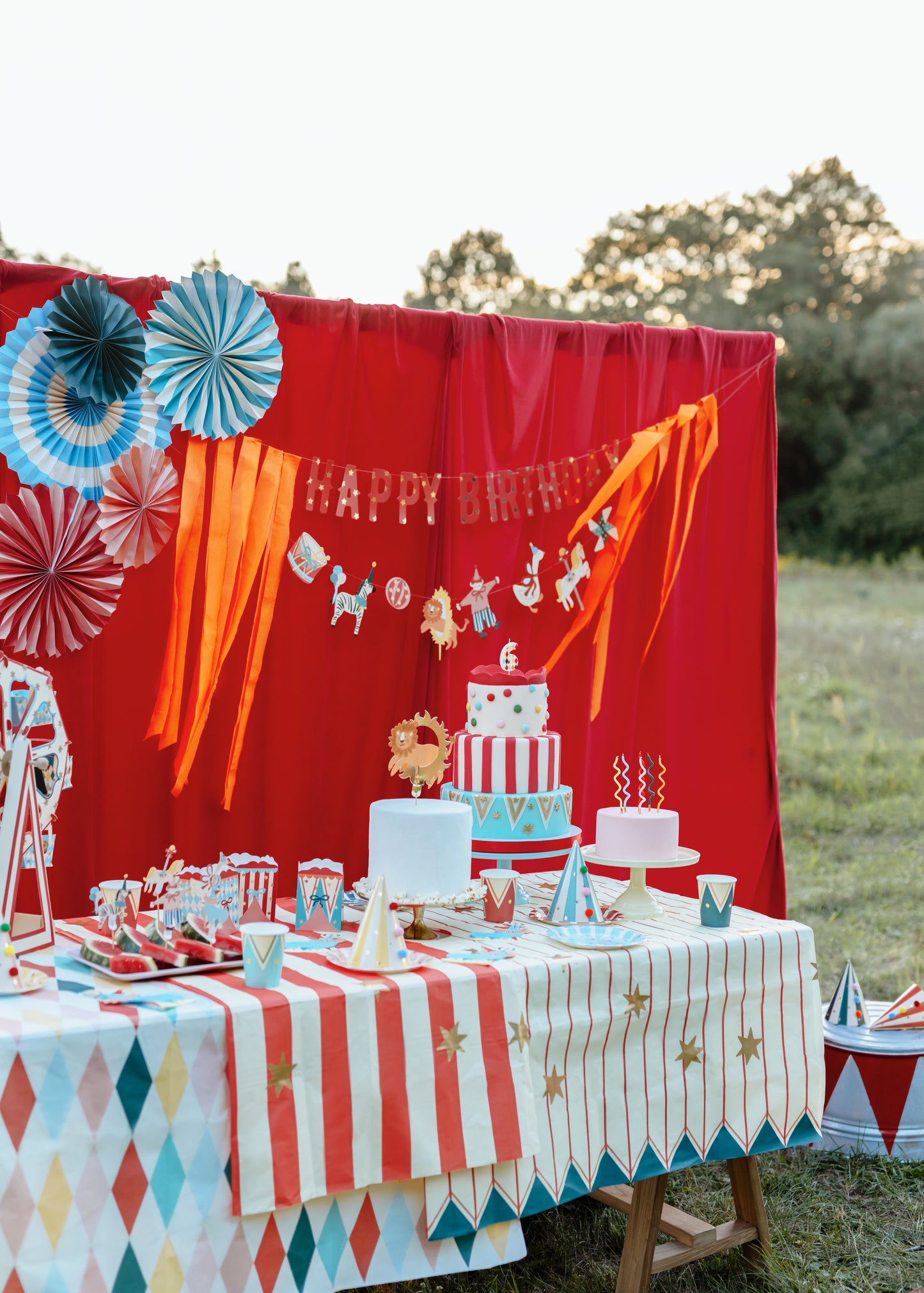circus party supplies set up