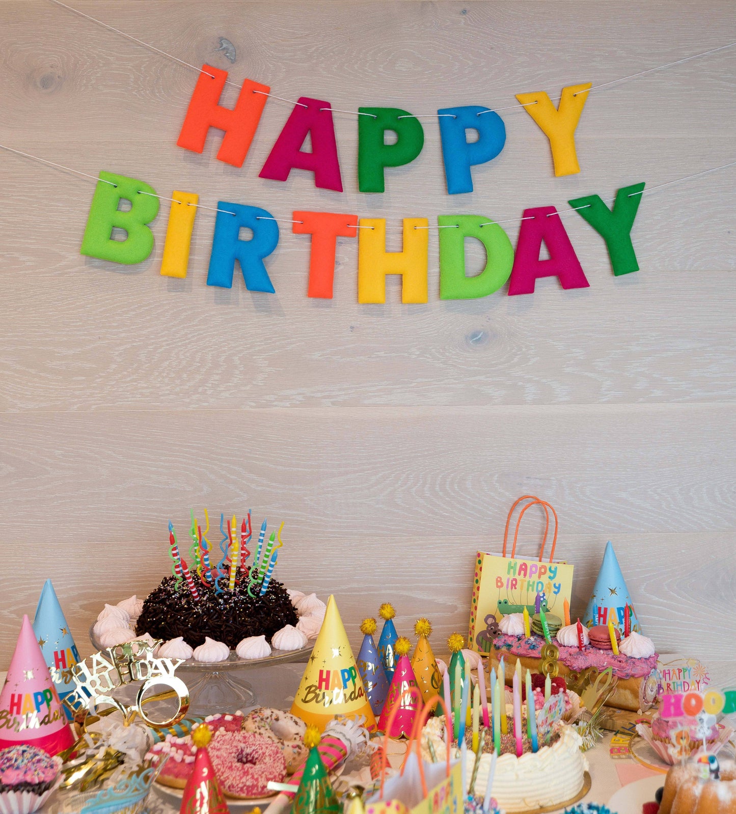 BIRGHT HAPPY BIRTHDAY PADDED FELT BANNER
