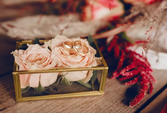 GLASS RING BOX