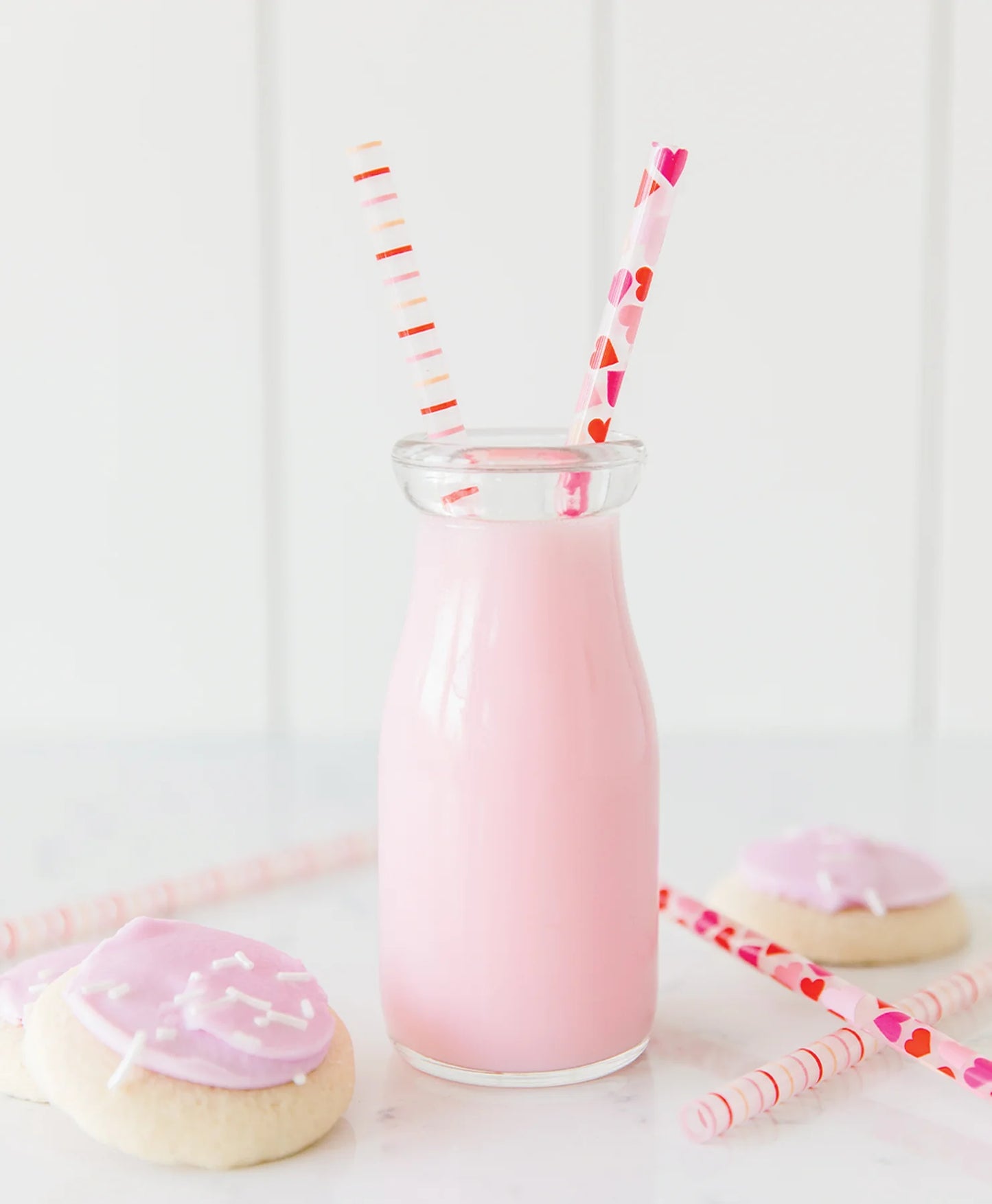 pink and red heart straws