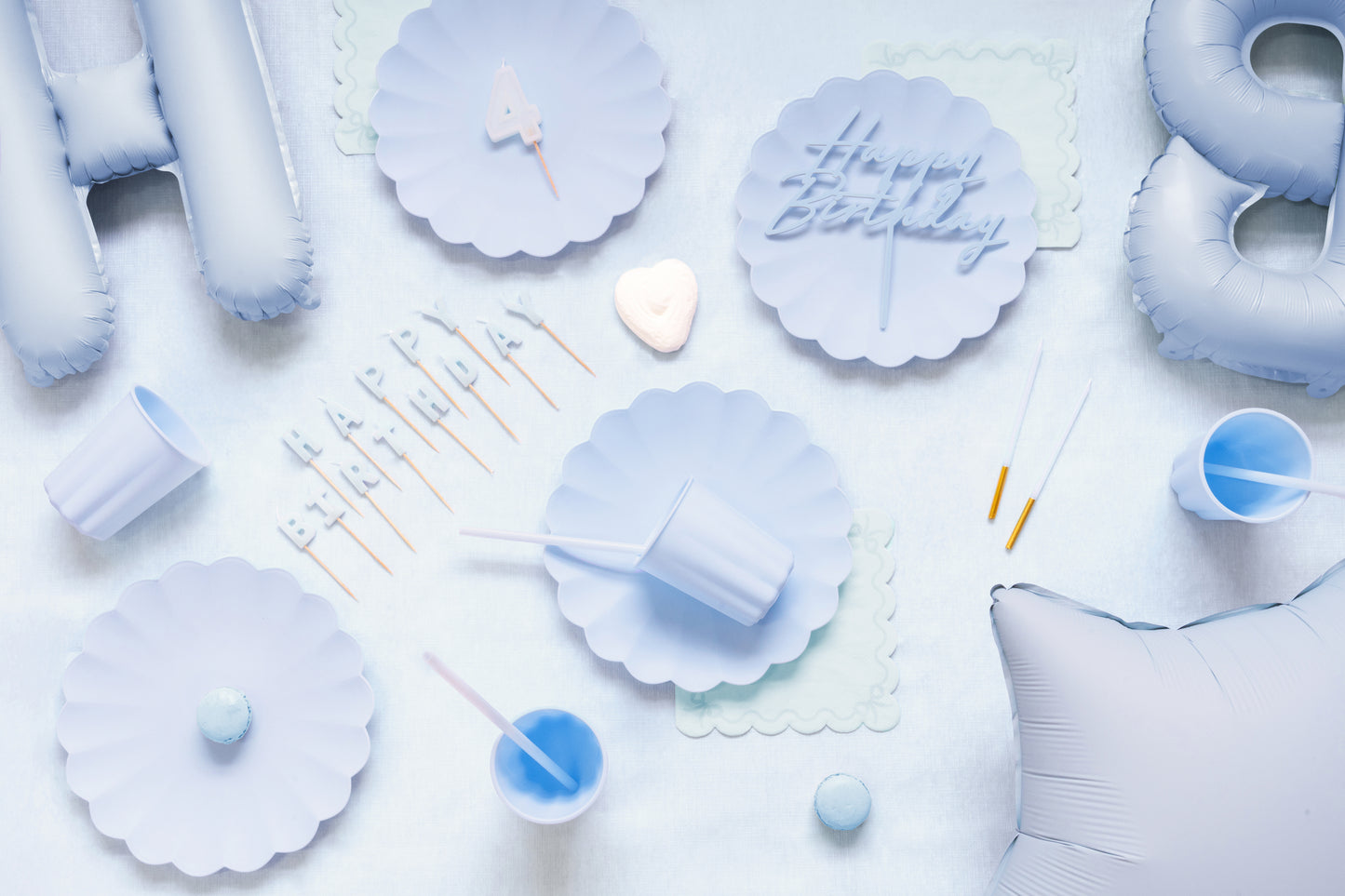 light blue scalloped edge bow napkins