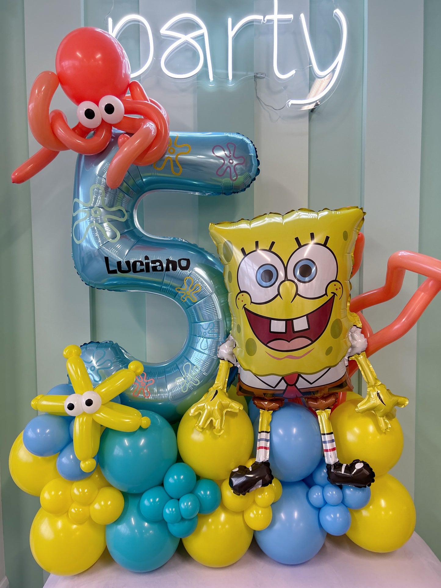 SPONGEBOB BALLOON STRUCTURE