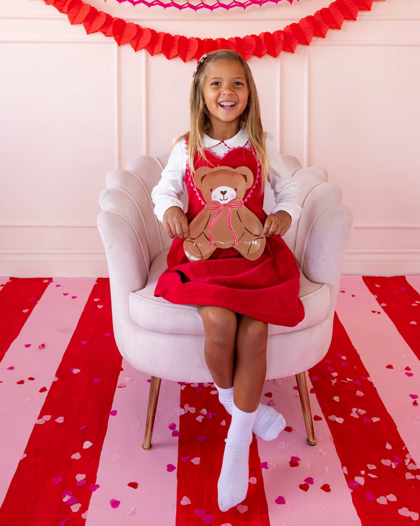 Bear shaped party plates from Confetti My Party in Toronto, designed to add a playful touch to love-inspired party décor