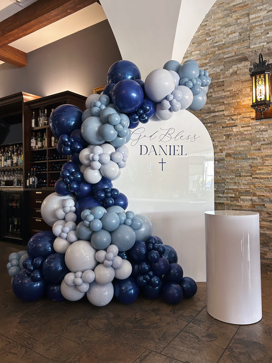 SACRAMENT WHITE ACRYLIC BACKDROP + BALLOON PACKAGE