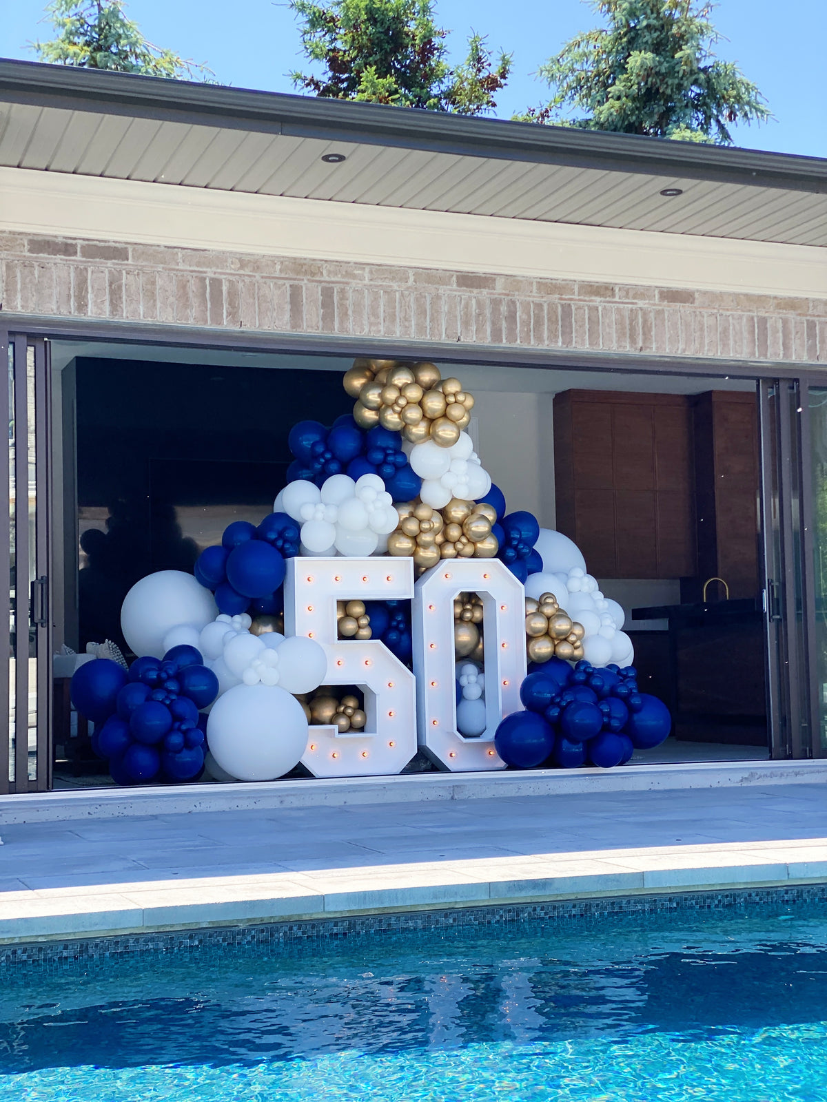MARQUEE NUMBERS + BALLOON GARLAND