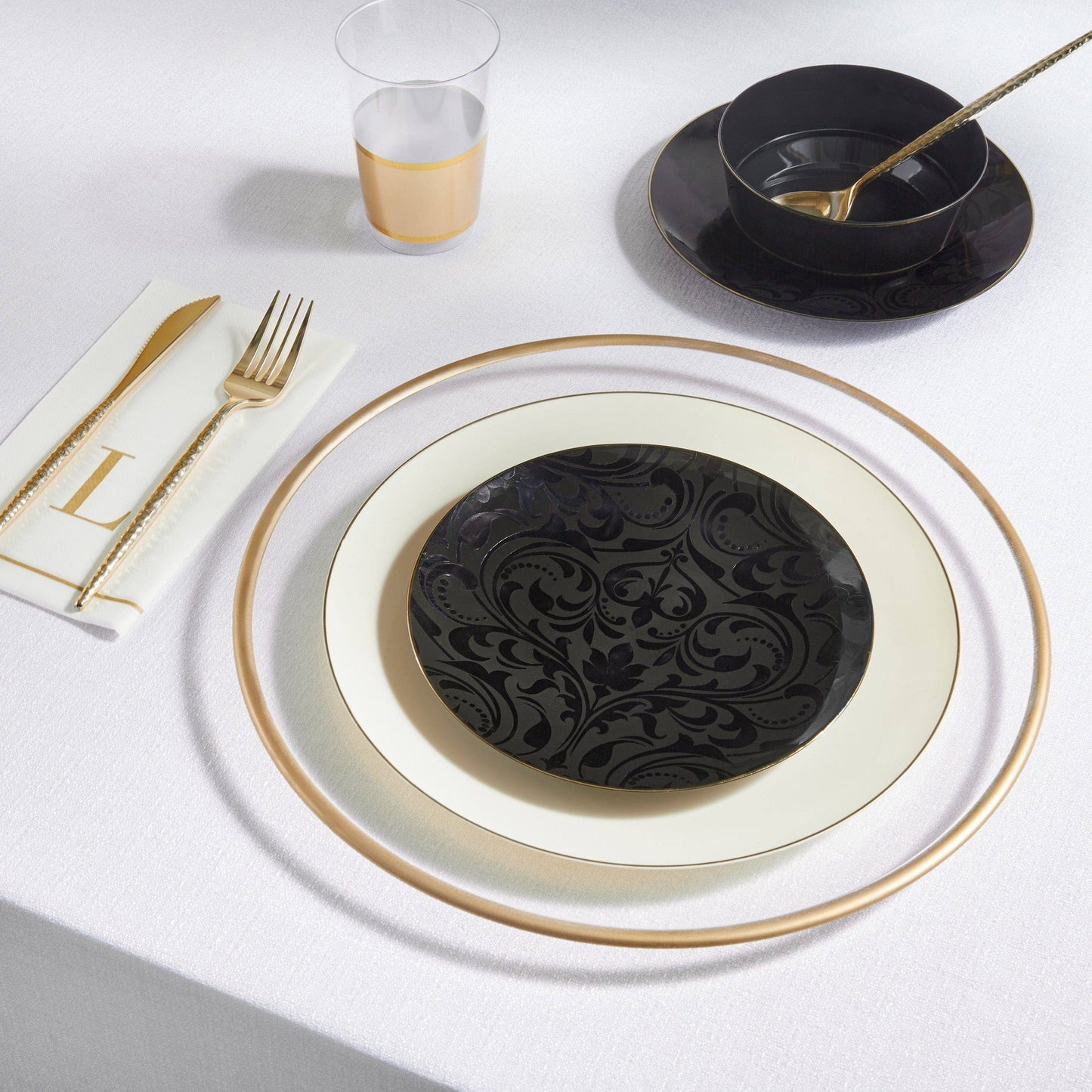 IVORY & GOLD ROUND REUSABLE DESSERT PLATES | 10 PIECES