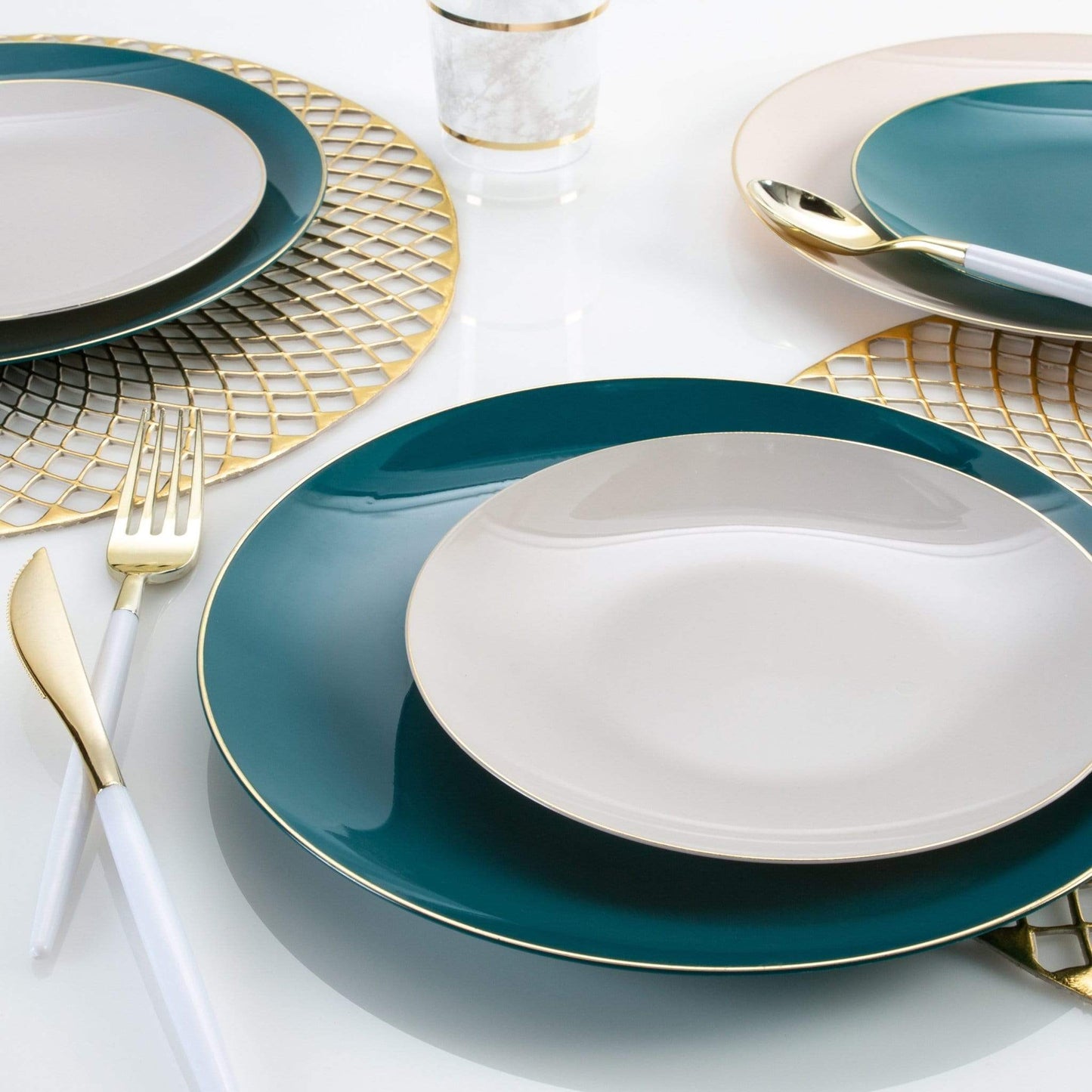 LINEN & GOLD ROUND REUSABLE DESSERT PLATES | 10 PIECES