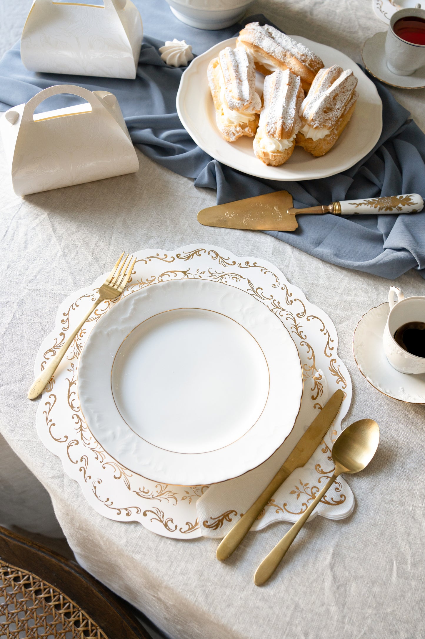 WHITE & GOLD PLACEMATS