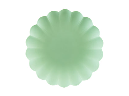 MINT GREEN REUSABLE SCALLOPED EDGE PLATES