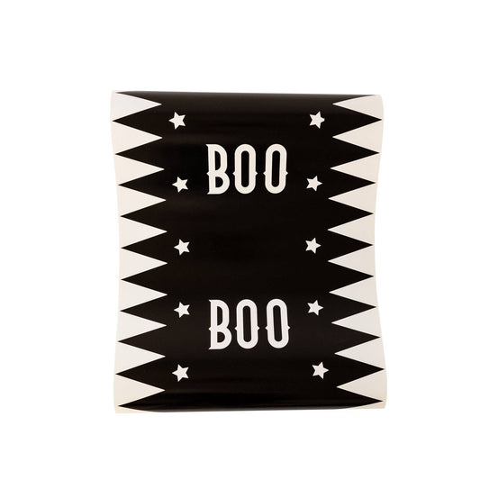 Black & white 'BOO' halloween table runner.