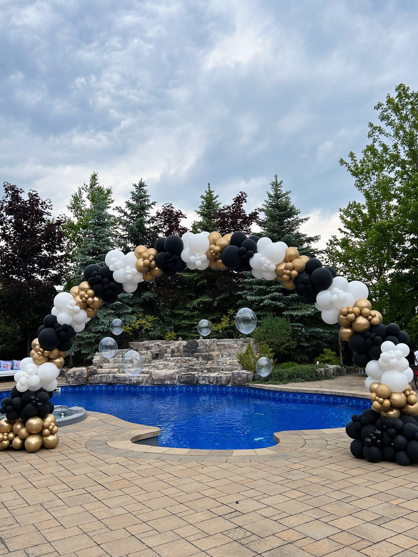 CLASSIC BALLOON ARCH