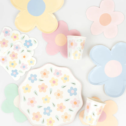 colourful daisy flower small plates 