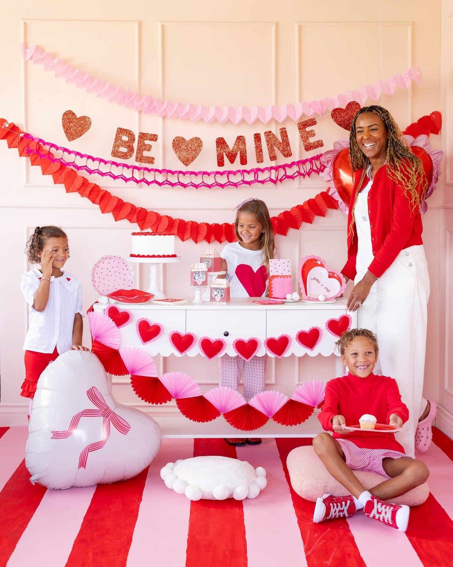Conversation heart plates used in a playful kids Valentine’s Day party setup, available in Toronto at Confetti My Party