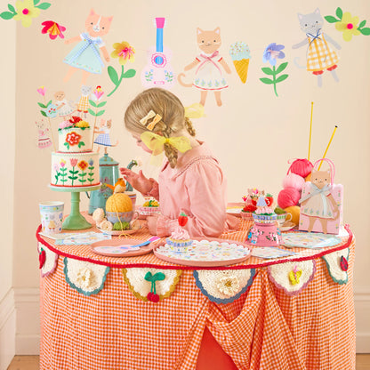 CROCHET SCALLOPED GARLAND BY MERI MERI