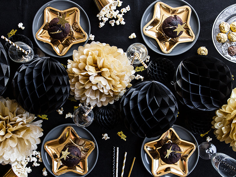 black and gold new years eve party decor