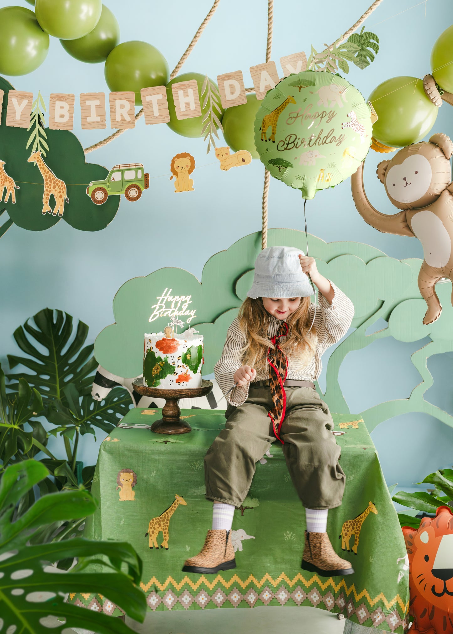 Safari themed party table with printed tablecloth available in Toronto and shipping across Canada