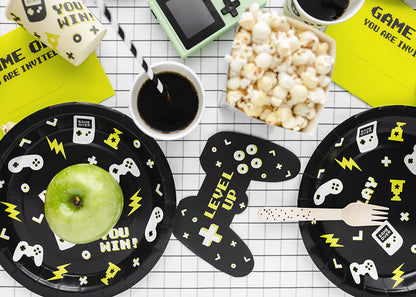 VIDEO GAME PAPER PLATES