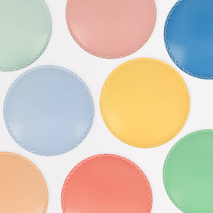MIXED WAVY LINE DINNER PLATES BY MERI MERI
