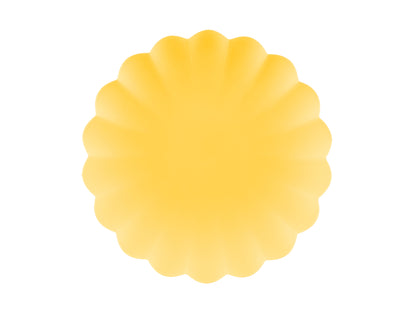 Yellow reusable scalloped-edge plates for birthdays and celebrations, available in Toronto and shipping across Canada.
