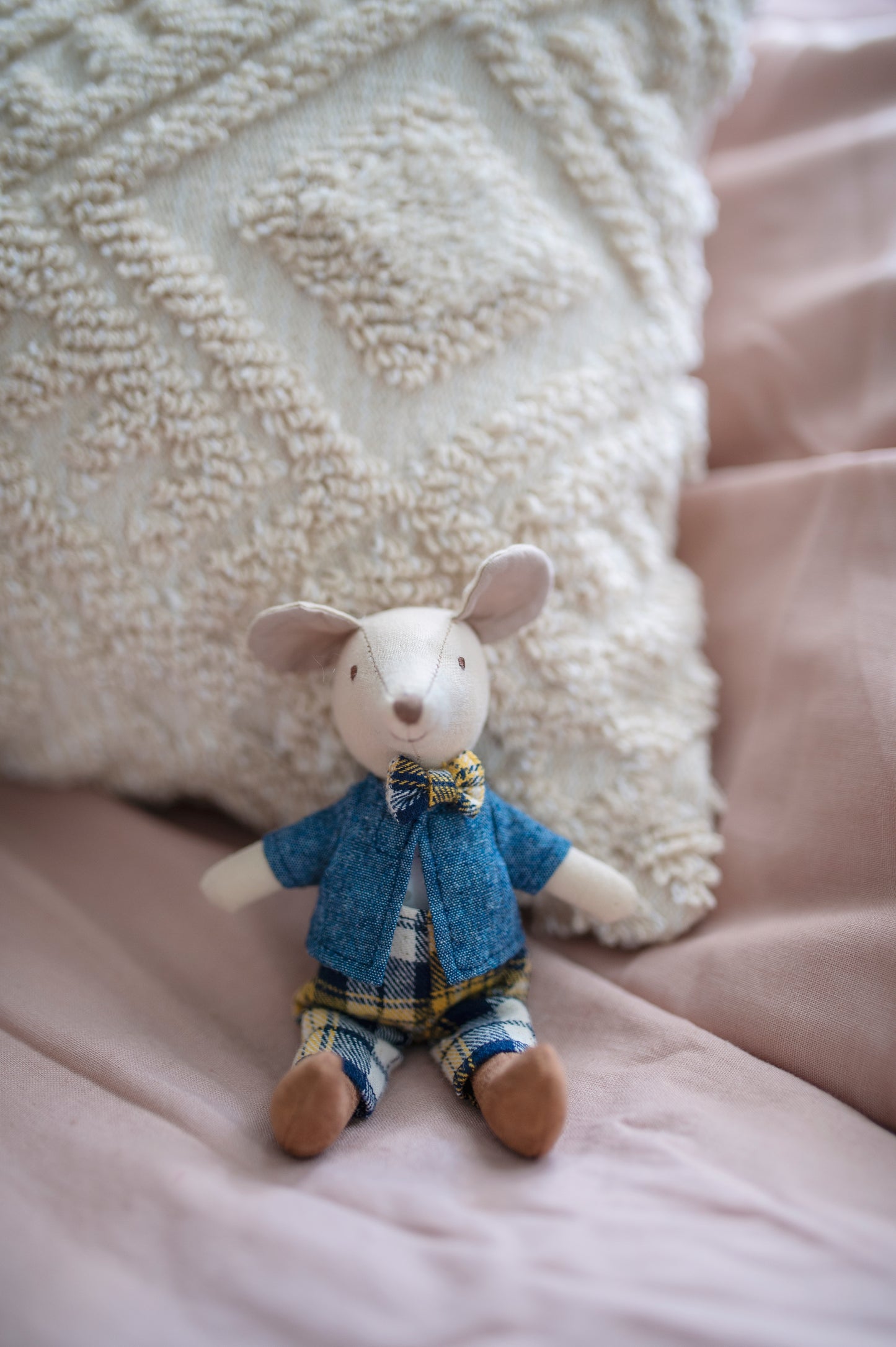 archie the mouse mini doll