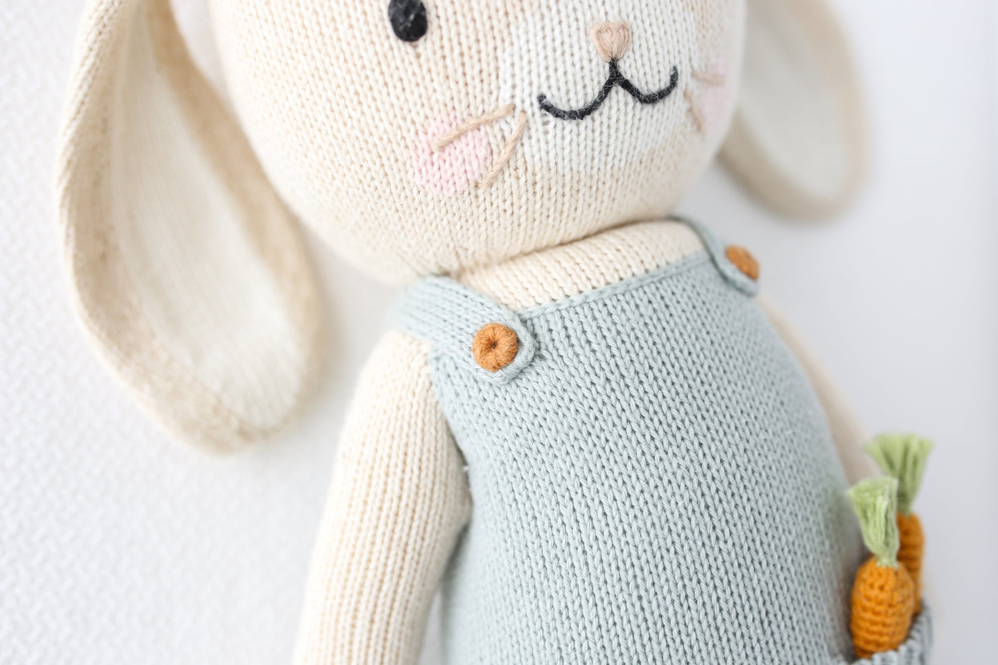 HENRY THE BUNNY BY CUDDLE + KIND – CONFETTIMYPARTY