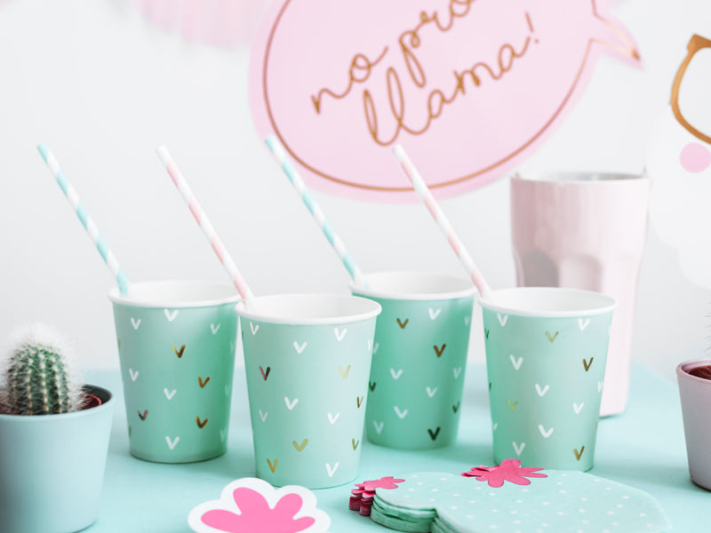 straws in cup